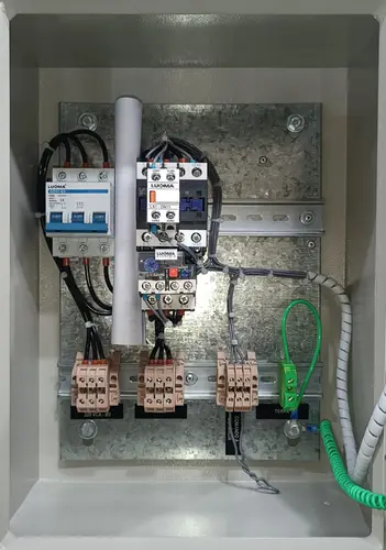 Painel para Bomba de Incêndio Profit 10 CV 220 V Trifásico com Partida Direta, Pressostato e Relé 22–32 A