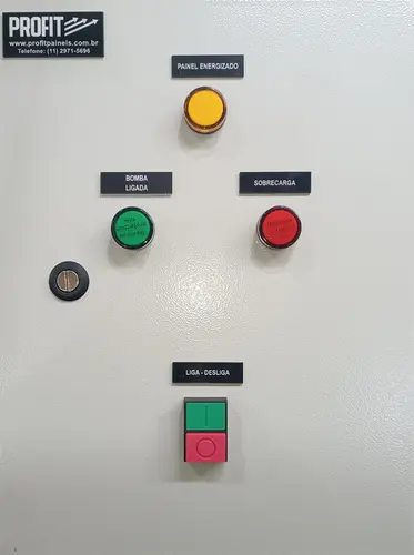 Painel para Bomba de Incêndio Profit 3 CV, 220 V Trifásico, com Partida Direta, Botoeira 24 VCC e Proteção de 7–10 A