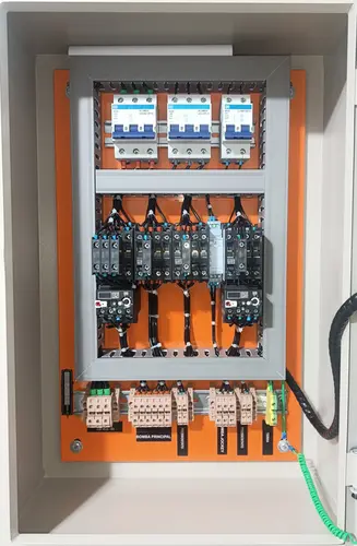 Painel para Bomba de Incêndio Profit 220 V Trifásico – Principal 5 CV Estrela-Triângulo + Jockey de 0,5 a 3 CV